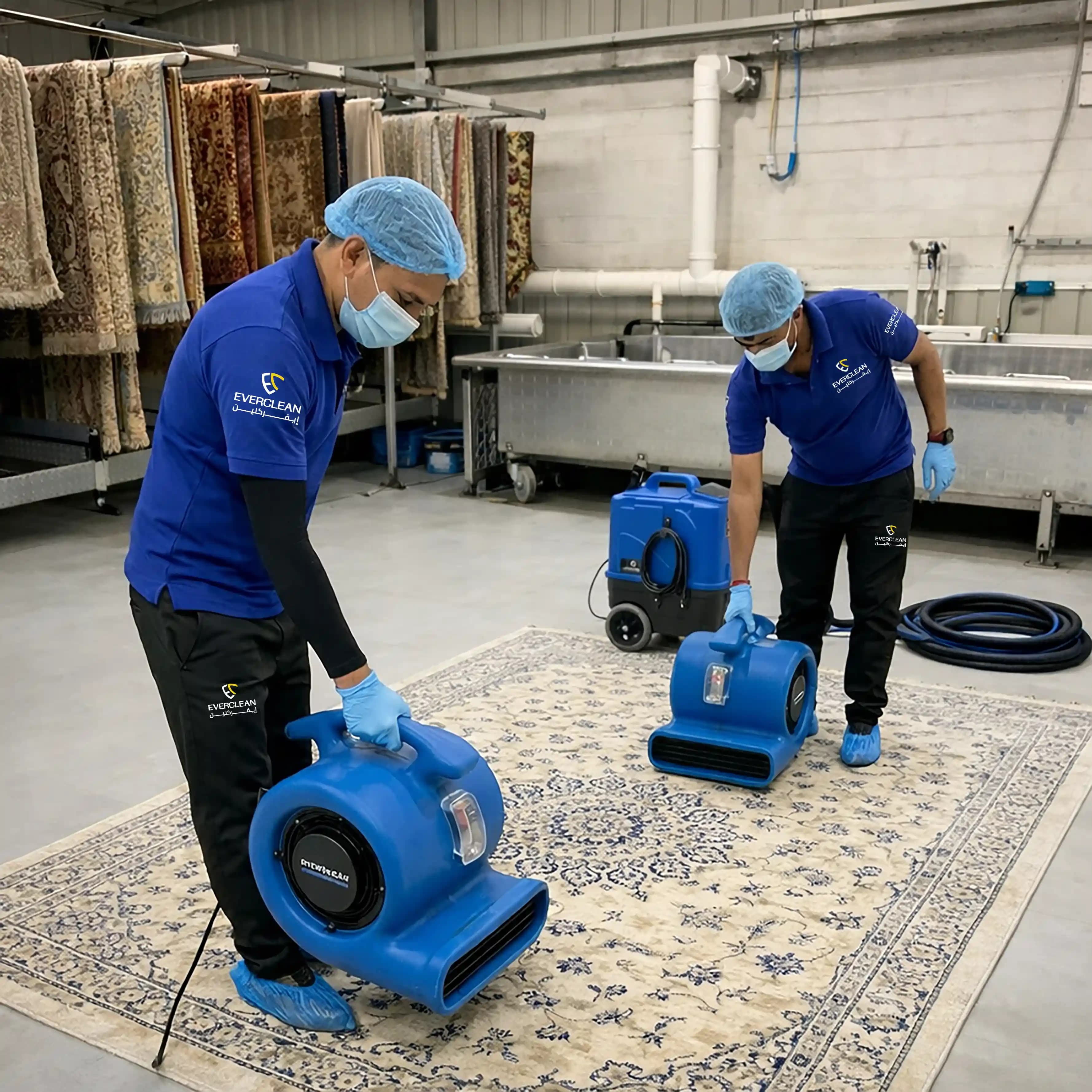 التجفيف بجهاز (Air Mover)