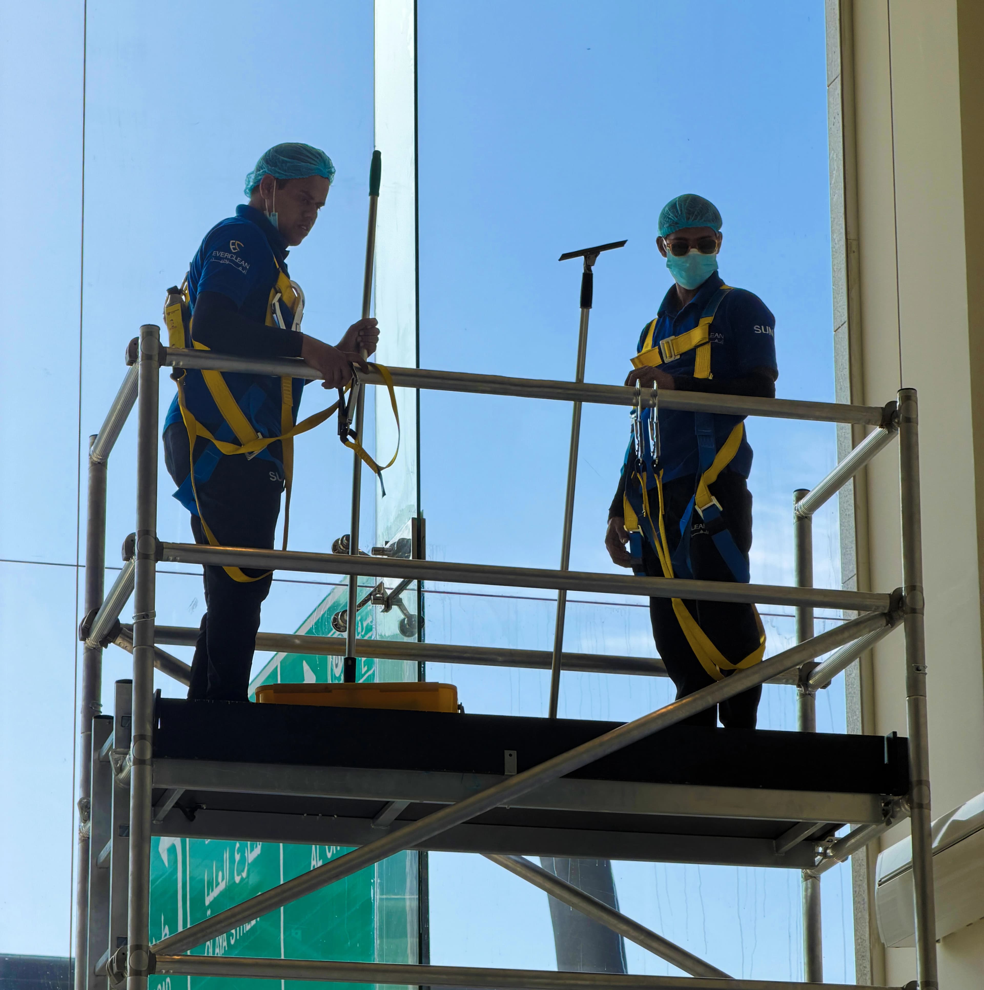 فريق العمل المحترف